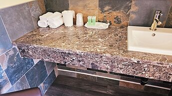 The Port-O-Call Inn & Suites