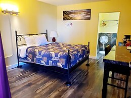 The Port-O-Call Inn & Suites