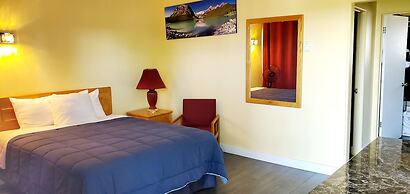 The Port-O-Call Inn & Suites