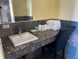 The Port-O-Call Inn & Suites