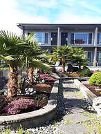 The Port-O-Call Inn & Suites