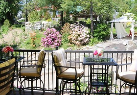 Camden Riverhouse Hotel