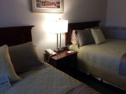 Camden Riverhouse Hotel