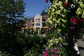 Camden Riverhouse Hotel