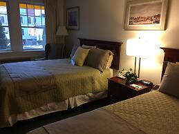 Camden Riverhouse Hotel