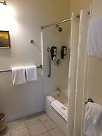 Camden Riverhouse Hotel