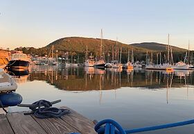 Camden Riverhouse Hotel