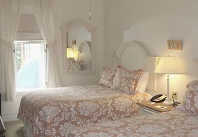 Camden Riverhouse Hotel