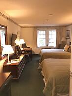 Camden Riverhouse Hotel