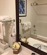 Camden Riverhouse Hotel