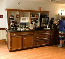 Camden Riverhouse Hotel