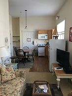 Camden Riverhouse Hotel