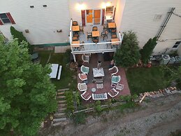 Camden Riverhouse Hotel