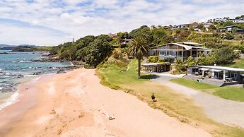 Golden Sand Beachfront Accommodation
