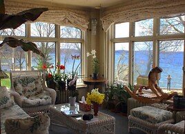 Mendota Lake House Inn