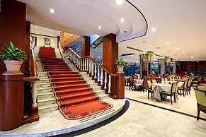 Kosa Hotel & Shopping Mall