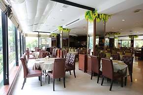 Kosa Hotel & Shopping Mall