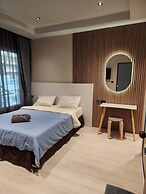 B & B Patong Beach House