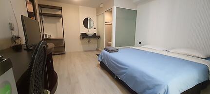 B & B Patong Beach House