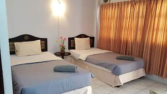 B & B Patong Beach House