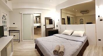 B & B Patong Beach House