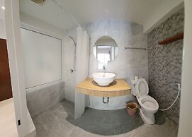 B & B Patong Beach House
