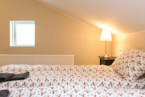 Guesthouse Garun, Skolavellir