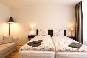 Guesthouse Garun, Skolavellir