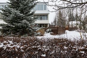 Guesthouse Garun, Skolavellir