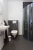 Guesthouse Garun, Skolavellir