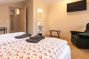 Guesthouse Garun, Skolavellir