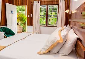 Beachcombers Hotel