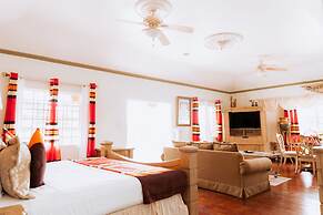 Beachcombers Hotel