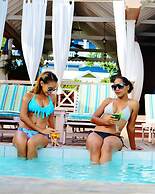 Beachcombers Hotel