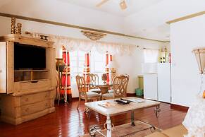 Beachcombers Hotel