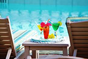 Beachcombers Hotel