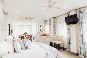Beachcombers Hotel