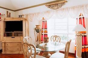 Beachcombers Hotel