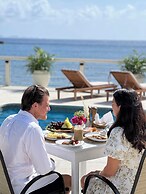 Beachcombers Hotel