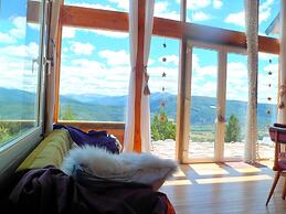 Un Vistón Modern Mountain Home