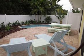 Lizzie Lu's Island Retreat