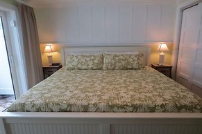 Lizzie Lu's Island Retreat