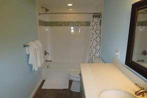 Lizzie Lu's Island Retreat