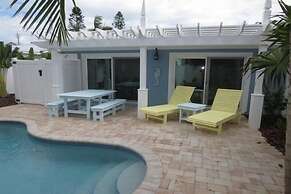 Lizzie Lu's Island Retreat