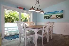 Lizzie Lu's Island Retreat