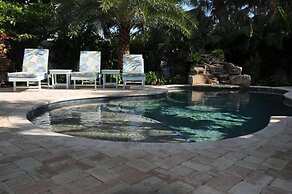 Lizzie Lu's Island Retreat