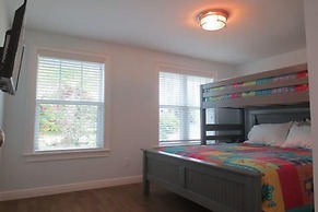 Lizzie Lu's Island Retreat