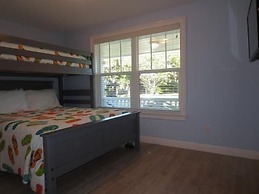 Lizzie Lu's Island Retreat