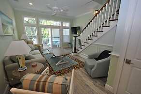 Lizzie Lu's Island Retreat