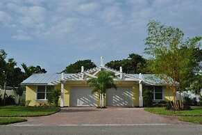 Lizzie Lu's Island Retreat